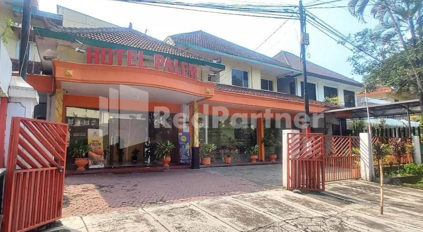 Oyo 3956 Hotel Palem 2 Syariah Malang Exterior foto